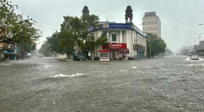 പ്രളയം ദുരിതത്തിലാഴ്ത്തിയ തമിഴ്നാടിനുവേണ്ടി കൈകോർത്ത് മാർ ഈവാനിയോസ് കോളജിലെ പൂർവ്വ വിദ്യാർത്ഥി സംഘടനയായ അമിക്കോസും