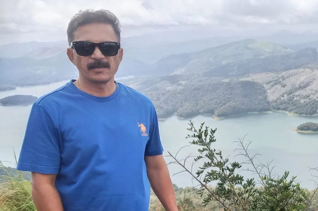 പിറവം സ്റ്റേഷനിലെ സിവിൽ പോലീസ് ഓഫീസർ ജീവനൊടുക്കിയ നിലയിൽ.