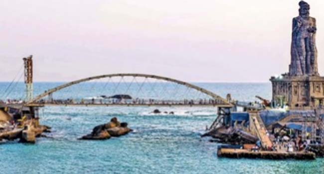 ഇന്ത്യയിൽ ആദ്യത്തെ കടലിലൂടെയുള്ള ചില്ലുപാലം കന്യാകുമാരിയിൽ തുറന്നു.