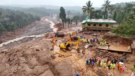 പ്രതീക്ഷ നഷ്ടപ്പെട്ട് വയനാട് ഉരുൾപൊട്ടലിൽ എല്ലാം നഷ്ടപ്പെട്ട ദുരിതബാധിതർ.