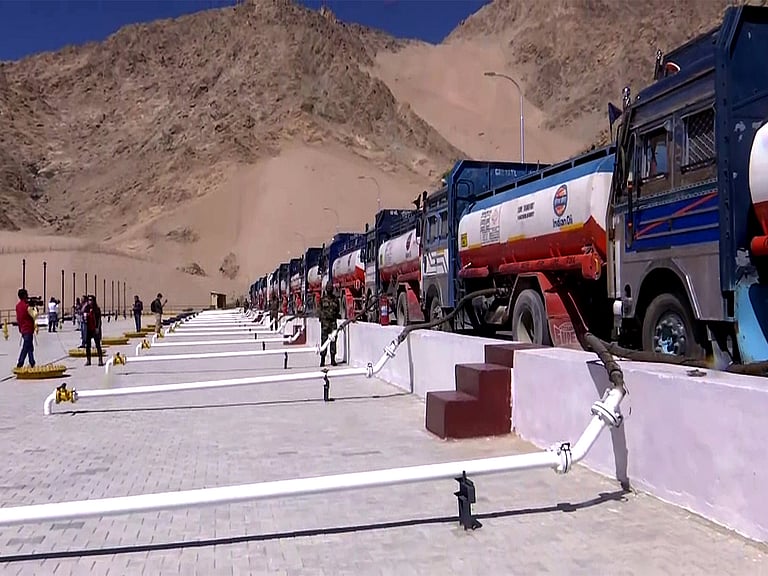 അമേരിക്ക- ഇറാന്‍ സമാധാന ചര്‍ച്ചകളില്‍ പ്രതീക്ഷ; എണ്ണവില രണ്ടാം ദിവസവും കുറഞ്ഞു