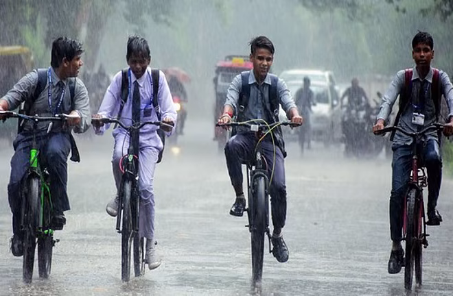 കനത്തമഴ: രണ്ടു ജില്ലകളിലെ വിദ്യാഭ്യാസ സ്ഥാപനങ്ങള്‍ക്ക് നാളെ അവധി